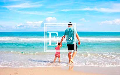 ¿Puedo viajar al extranjero con mis hijos si estoy divorciado?
